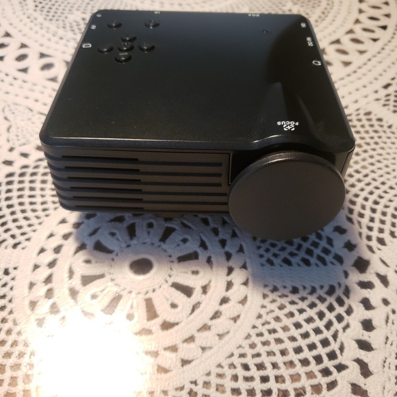 Mini Projector - Picture 2 of 3